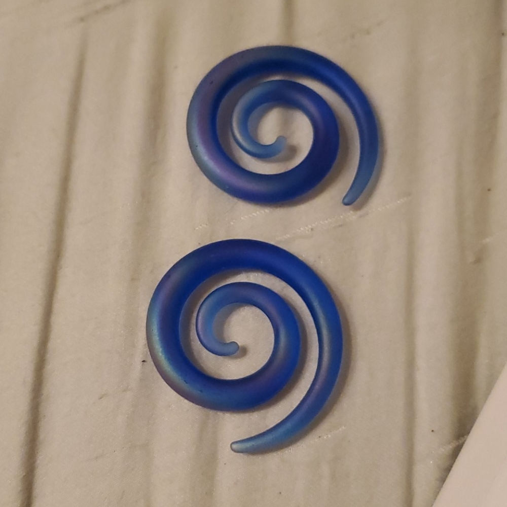 2g blue gauges